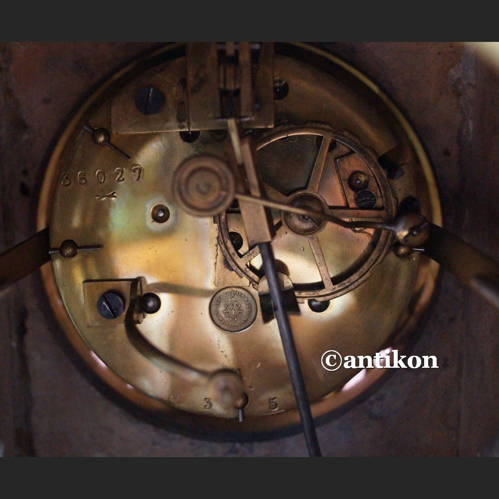 Zegar kominkowy stary z onyksu zielony marmur Zegar kominkowy stary z onyksu zielony marmur