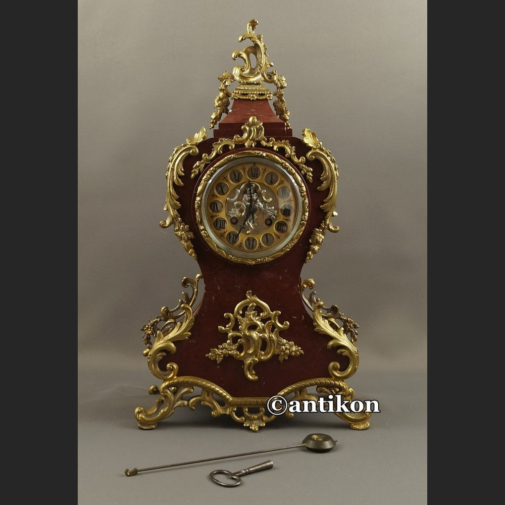 Stary zegar kominkowy w stylu Boulle Stary zegar kominkowy w stylu Boulle