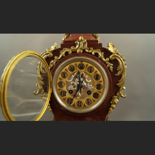 Stary zegar kominkowy w stylu Boulle Stary zegar kominkowy w stylu Boulle