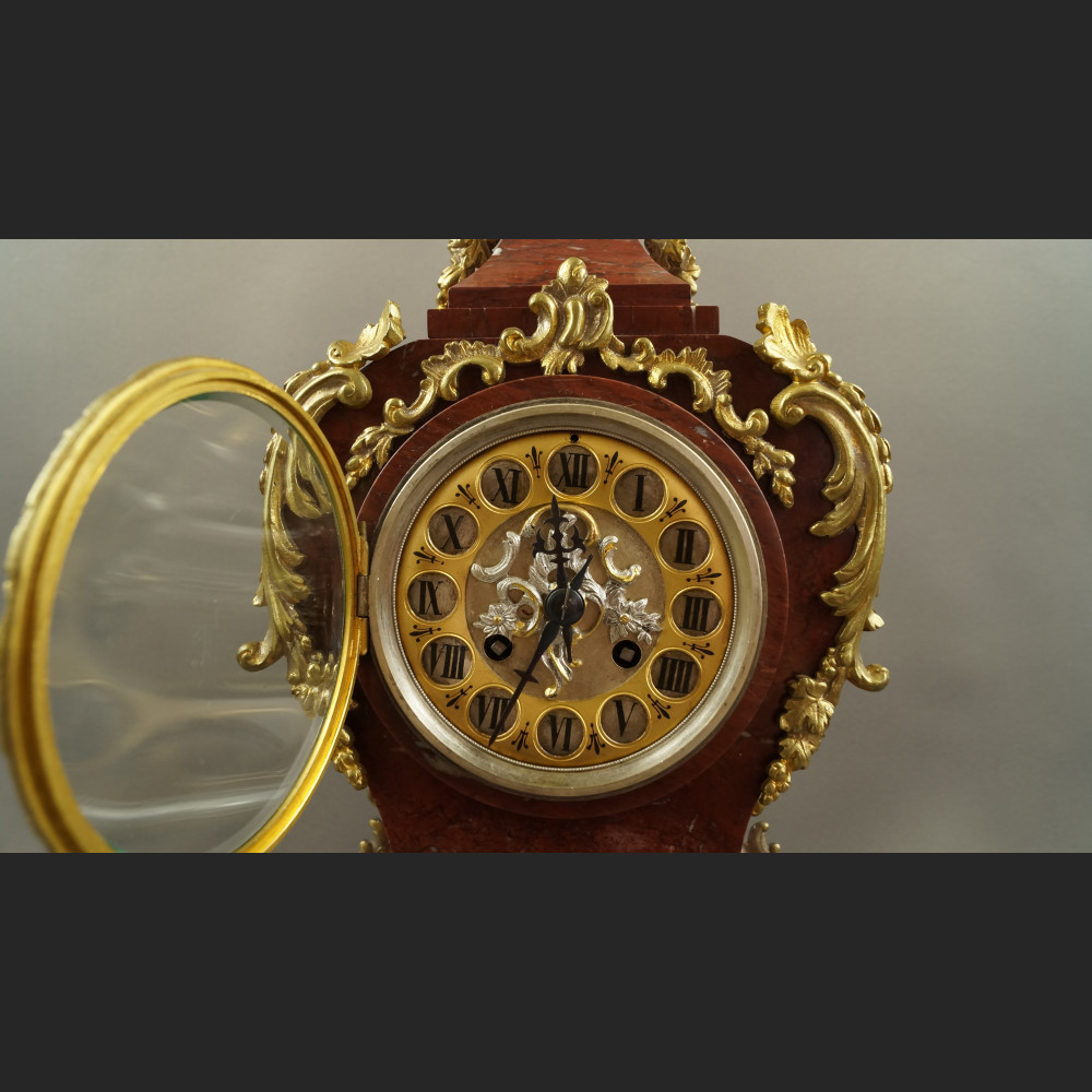 Stary zegar kominkowy w stylu Boulle Stary zegar kominkowy w stylu Boulle