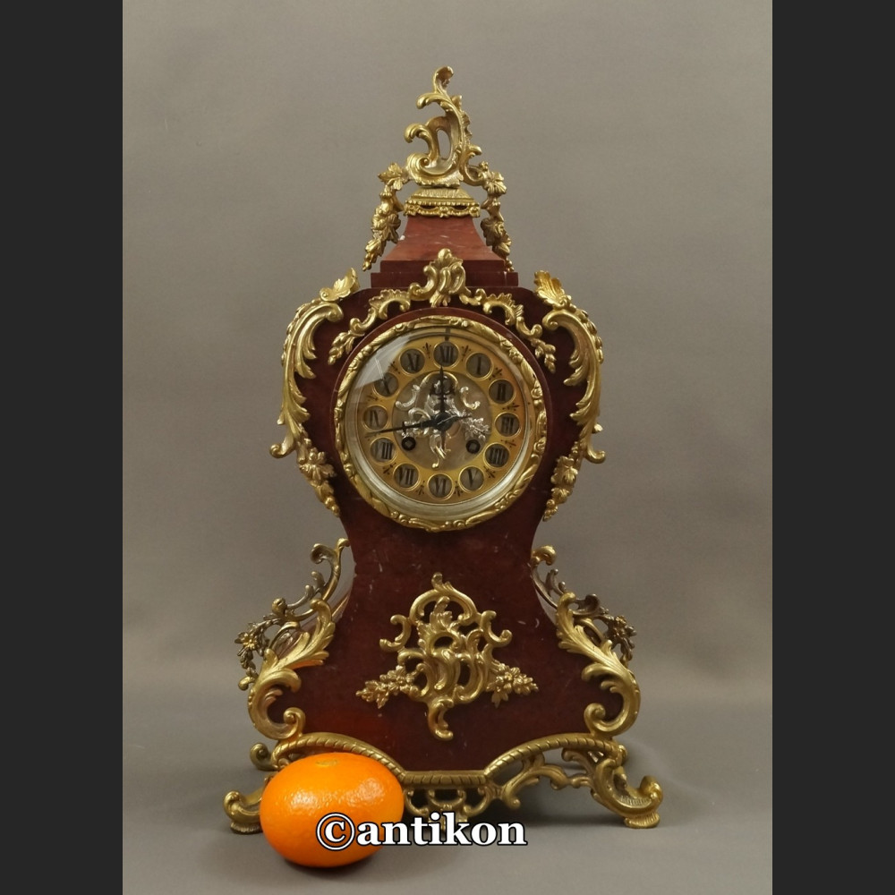 Stary zegar kominkowy w stylu Boulle Stary zegar kominkowy w stylu Boulle