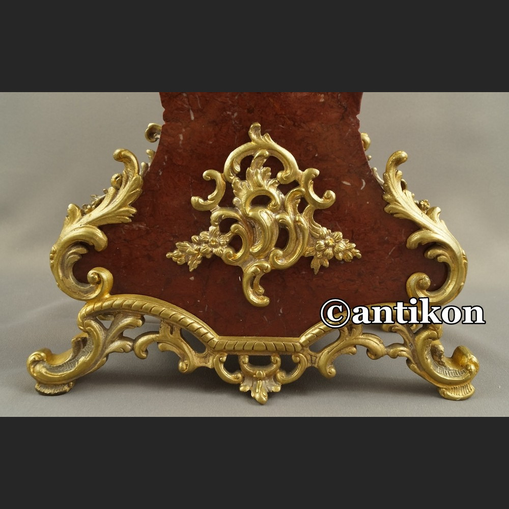 Stary zegar kominkowy w stylu Boulle Stary zegar kominkowy w stylu Boulle