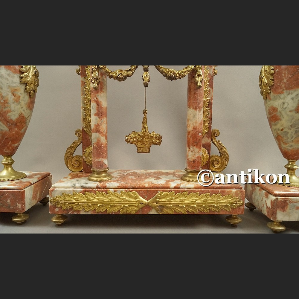 Stary zegar z różowego marmuru Francja 1900r 