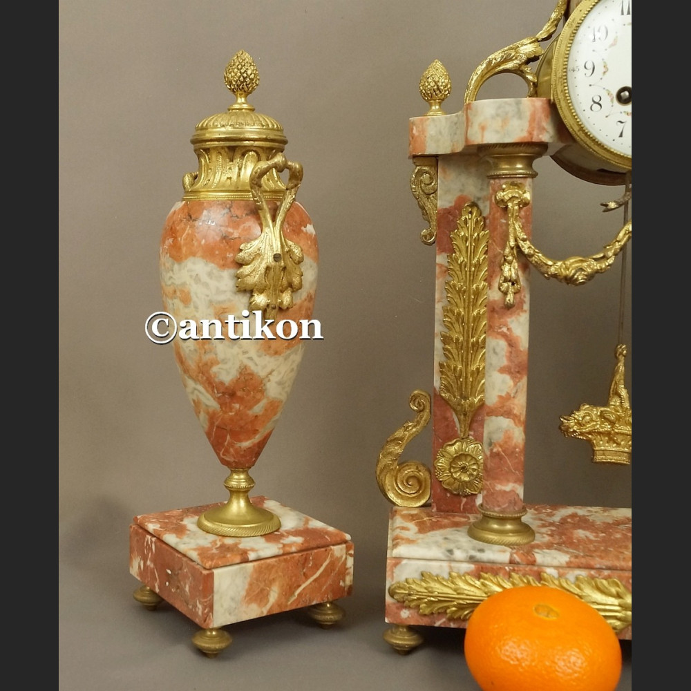 Stary zegar z różowego marmuru Francja 1900r 