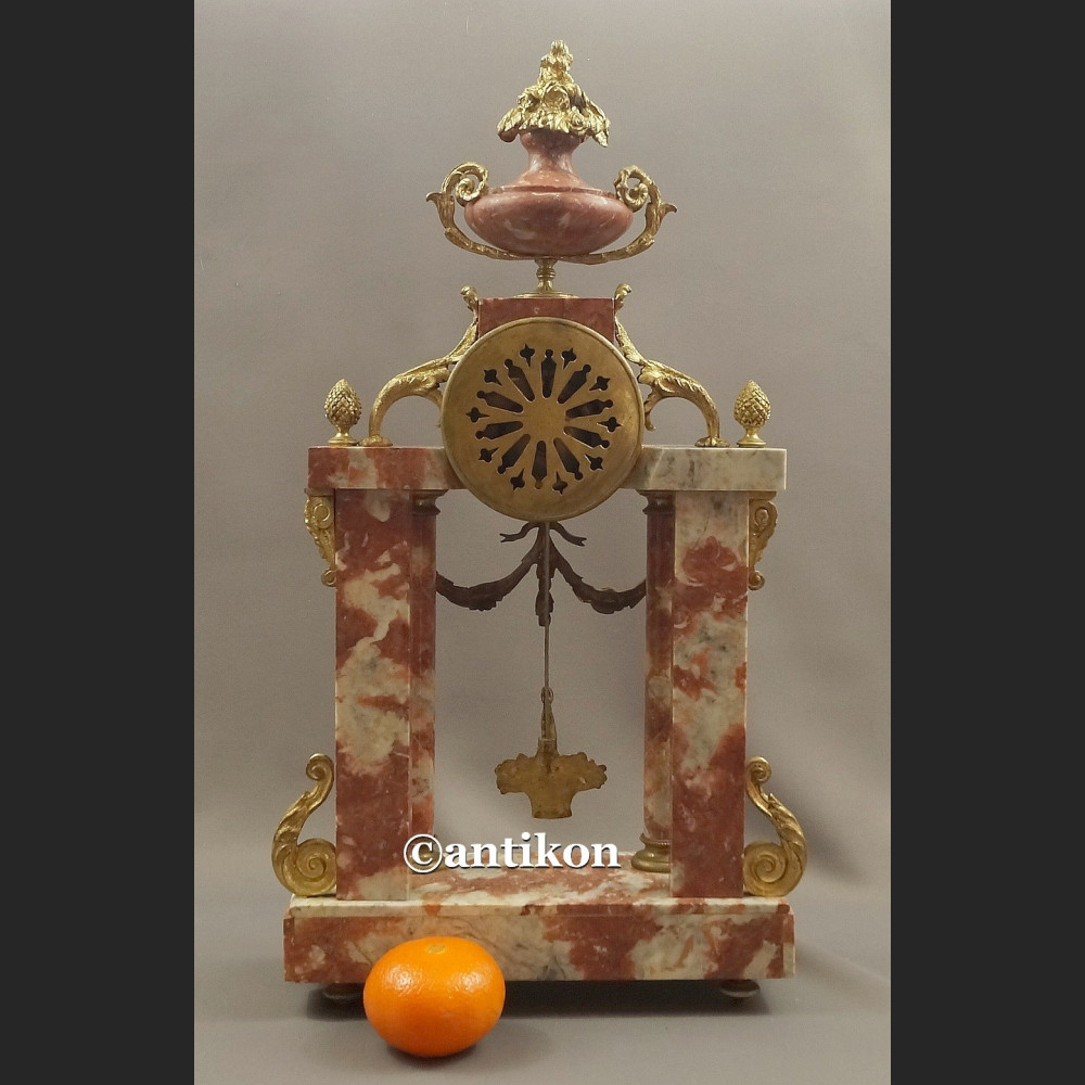 Stary zegar z różowego marmuru Francja 1900r 