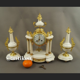 Antyczny zegar marmurowy elegancki  Antyczny zegar marmurowy elegancki