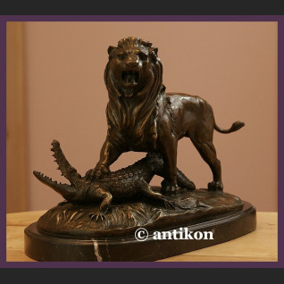 SALONOWY BRĄZ LEW WALCZĄCY Z KROKODYLEM SYGNOWANA RZEŹBA SALONOWY BRĄZ LEW WALCZĄCY Z KROKODYLEM SYGNOWANA RZEŹBA