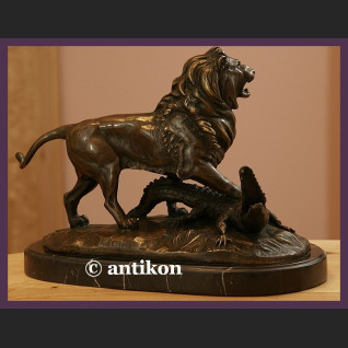 SALONOWY BRĄZ LEW WALCZĄCY Z KROKODYLEM SYGNOWANA RZEŹBA SALONOWY BRĄZ LEW WALCZĄCY Z KROKODYLEM SYGNOWANA RZEŹBA