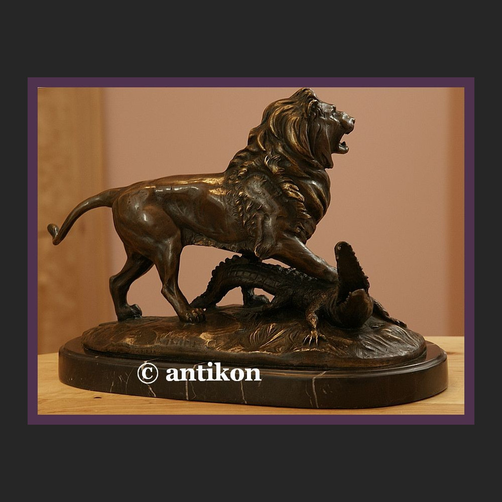 SALONOWY BRĄZ LEW WALCZĄCY Z KROKODYLEM SYGNOWANA RZEŹBA SALONOWY BRĄZ LEW WALCZĄCY Z KROKODYLEM SYGNOWANA RZEŹBA