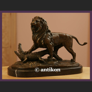 SALONOWY BRĄZ LEW WALCZĄCY Z KROKODYLEM SYGNOWANA RZEŹBA SALONOWY BRĄZ LEW WALCZĄCY Z KROKODYLEM SYGNOWANA RZEŹBA