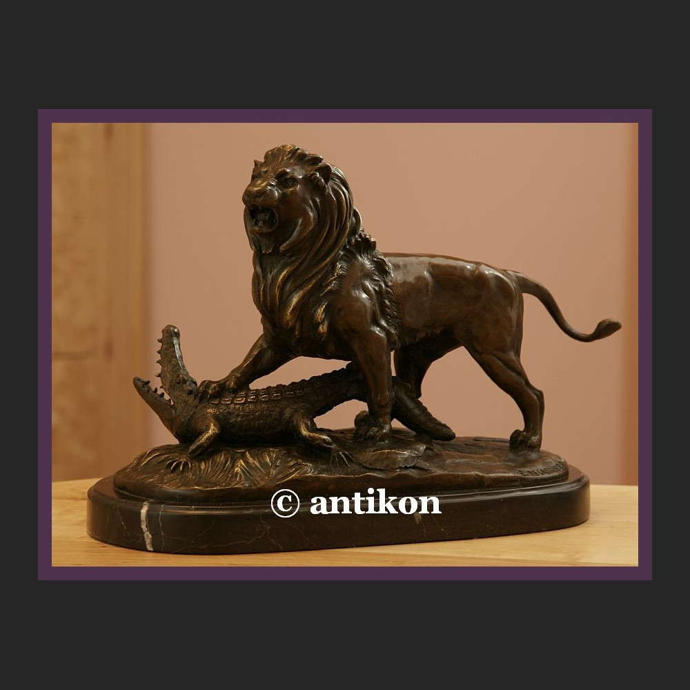 SALONOWY BRĄZ LEW WALCZĄCY Z KROKODYLEM SYGNOWANA RZEŹBA SALONOWY BRĄZ LEW WALCZĄCY Z KROKODYLEM SYGNOWANA RZEŹBA