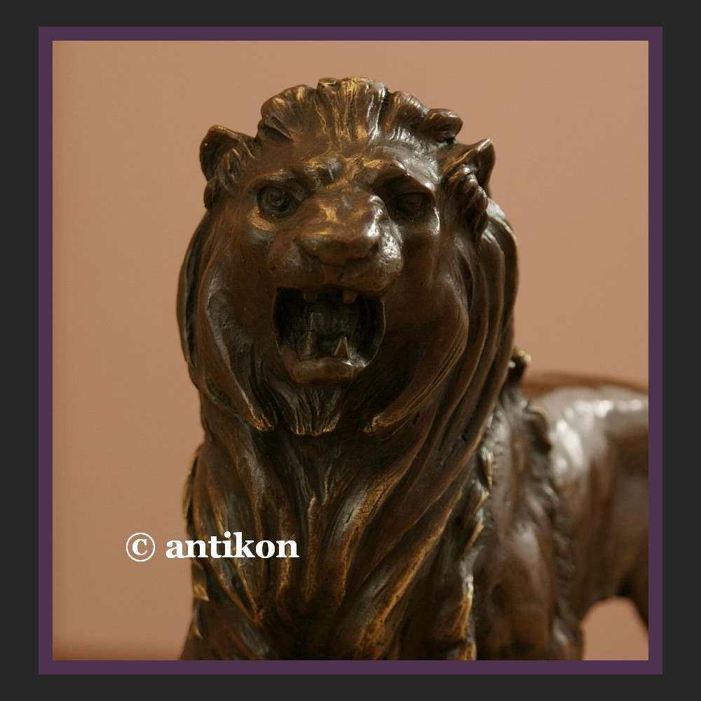 SALONOWY BRĄZ LEW WALCZĄCY Z KROKODYLEM SYGNOWANA RZEŹBA SALONOWY BRĄZ LEW WALCZĄCY Z KROKODYLEM SYGNOWANA RZEŹBA