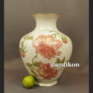 Wazon Rosenthal wielki biały z różami cudowny wzór Rigoletto ok. 1940 r. Wazon Rosenthal wielki biały z różami cudowny wzór Rigoletto ok. 1940 r.