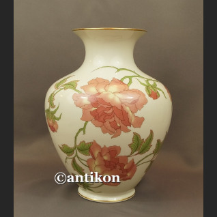 Wazon Rosenthal wielki biały z różami cudowny wzór Rigoletto ok. 1940 r. Wazon Rosenthal wielki biały z różami cudowny wzór Rigoletto ok. 1940 r.