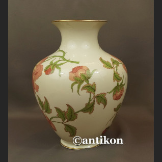 Wazon Rosenthal wielki biały z różami cudowny wzór Rigoletto ok. 1940 r. Wazon Rosenthal wielki biały z różami cudowny wzór Rigoletto ok. 1940 r.