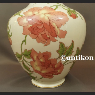 Wazon Rosenthal wielki biały z różami cudowny wzór Rigoletto ok. 1940 r. Wazon Rosenthal wielki biały z różami cudowny wzór Rigoletto ok. 1940 r.