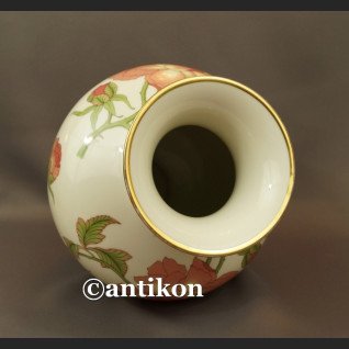 Wazon Rosenthal wielki biały z różami cudowny wzór Rigoletto ok. 1940 r. Wazon Rosenthal wielki biały z różami cudowny wzór Rigoletto ok. 1940 r.