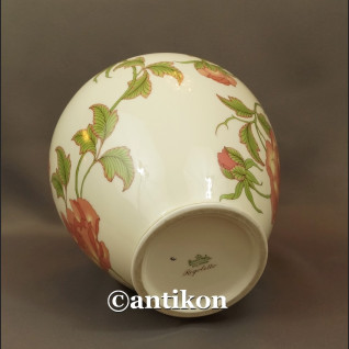 Wazon Rosenthal wielki biały z różami cudowny wzór Rigoletto ok. 1940 r. Wazon Rosenthal wielki biały z różami cudowny wzór Rigoletto ok. 1940 r.
