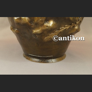 Waza z brązu sygnowana Chiny antyk z XIX w Waza z brązu sygnowana Chiny antyk z XIX w