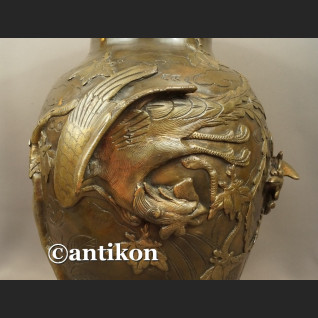 Waza z brązu sygnowana Chiny antyk z XIX w nr 2 Waza z brązu sygnowana Chiny antyk z XIX w nr 2