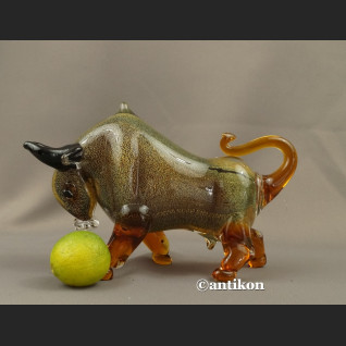 Szklana figura z Murano szklany byk symbol giełdowej hossy 