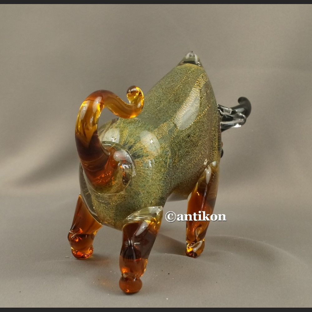 Szklana figura z Murano szklany byk symbol giełdowej hossy 