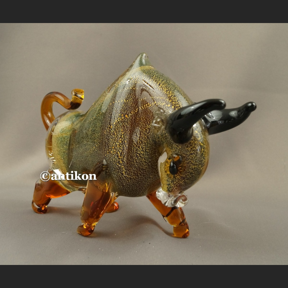 Figura z Murano szklany byk symbol giełdowej hossy 