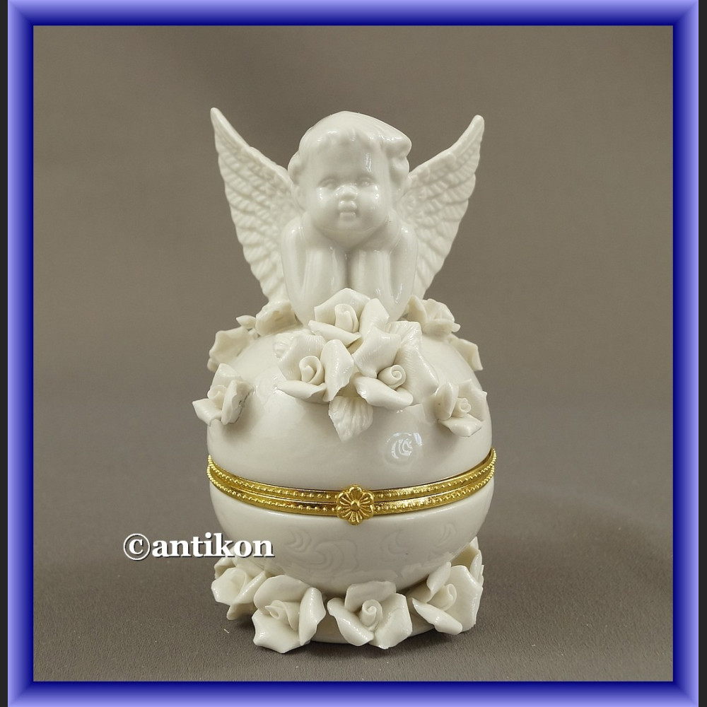 Szkatułka aniołek porcelanowa z różami Szkatułka aniołek porcelanowa z różami