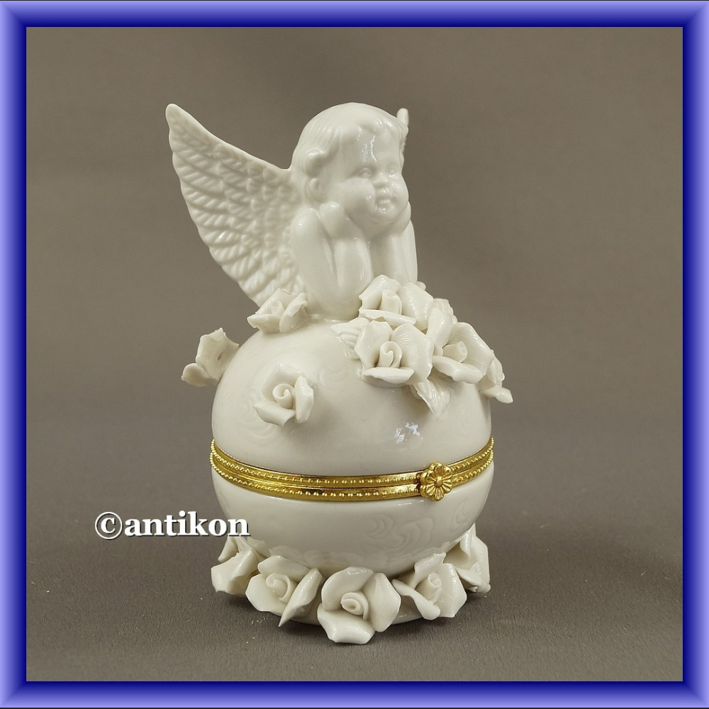 Szkatułka aniołek porcelanowa z różami Szkatułka aniołek porcelanowa z różami