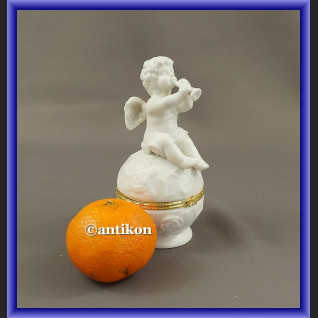 Szkatułka aniołek porcelanowa z trąbką 