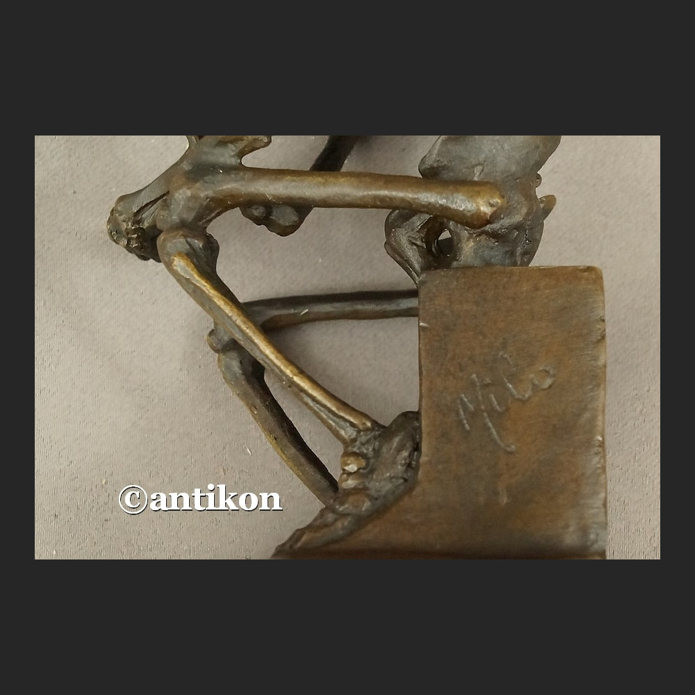 Kościotrup myśliciel rzeźba brąz Kościotrup myśliciel rzeźba brąz