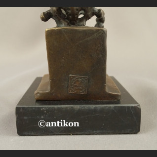 Kościotrup myśliciel rzeźba brąz Kościotrup myśliciel rzeźba brąz