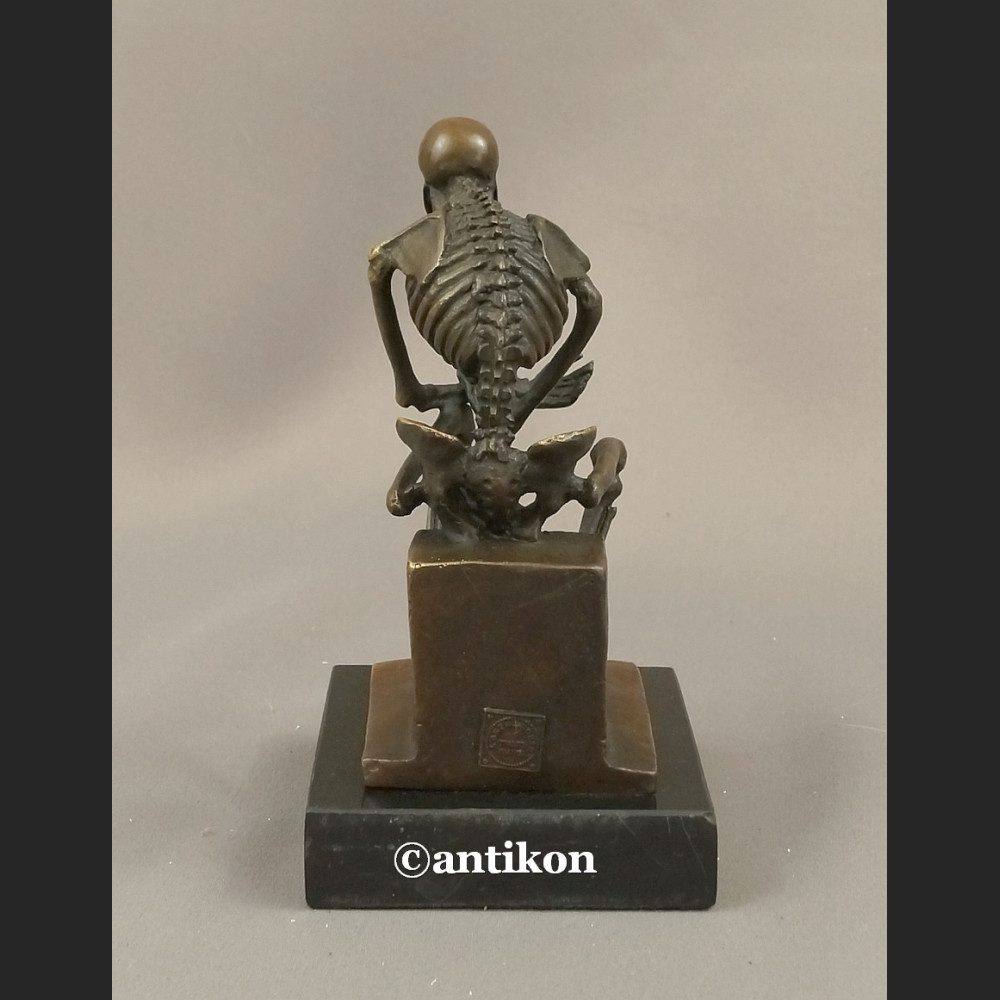 Kościotrup myśliciel rzeźba brąz Kościotrup myśliciel rzeźba brąz