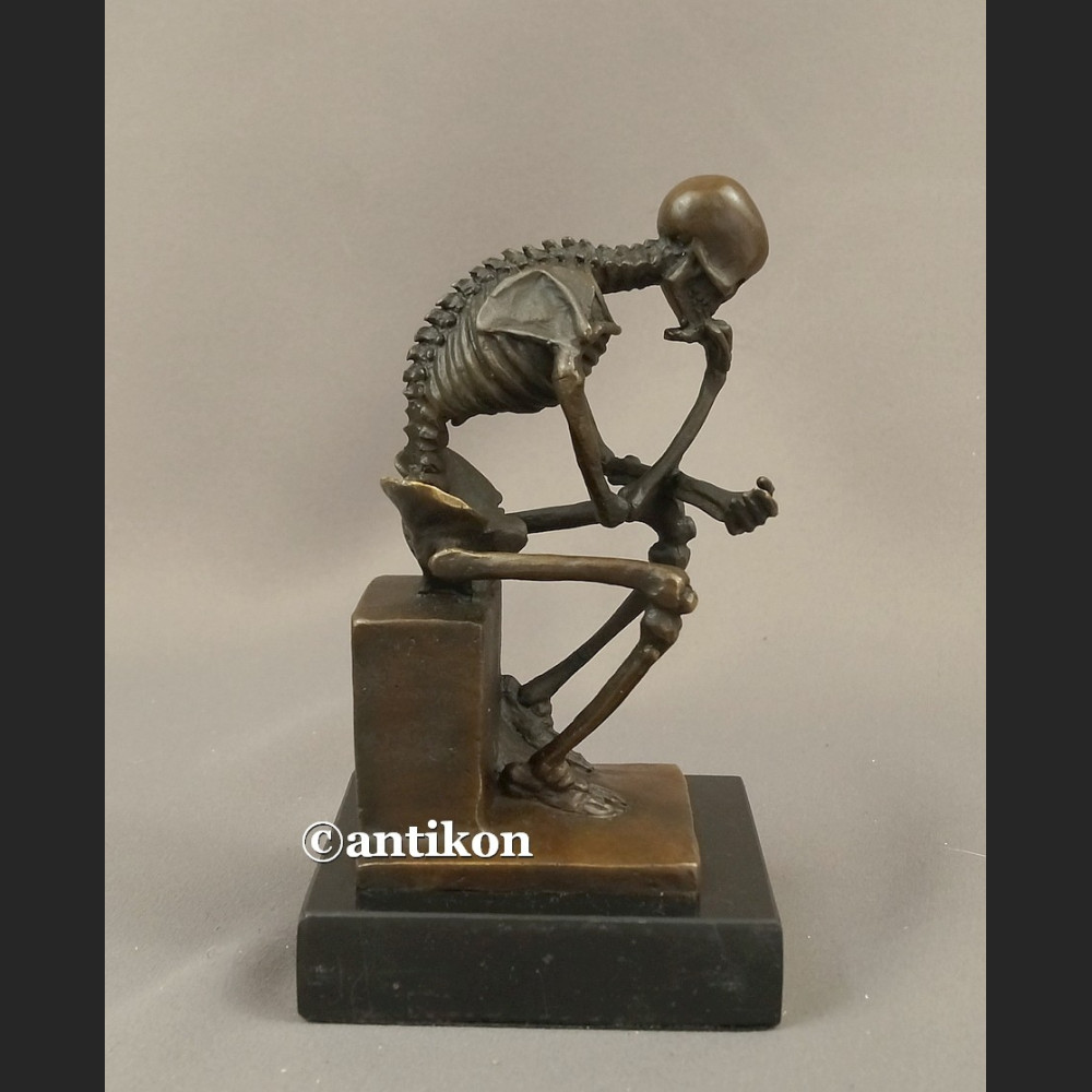 Kościotrup myśliciel rzeźba brąz Kościotrup myśliciel rzeźba brąz