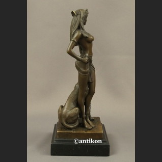 Śliczna Kleopatra z dzikim kotem rzeźba z brązu drapieżny akt Śliczna Kleopatra z dzikim kotem rzeźba z brązu drapieżny akt