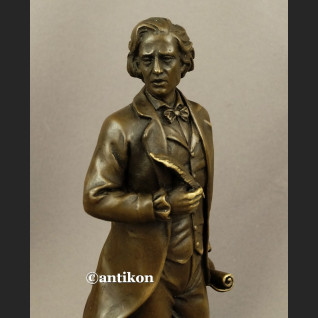 Rzeźba z brązu Fryderyk Chopin kompozytor i pianista 