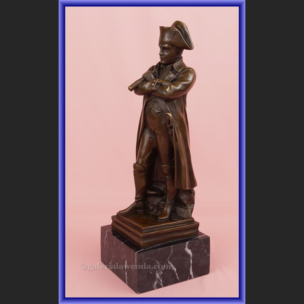 Rzeźba z brązu Napoleon z lunetą Francja Rzeźba z brązu Napoleon z lunetą Francja