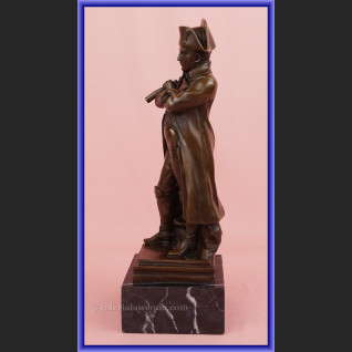 Rzeźba z brązu Napoleon z lunetą Francja Rzeźba z brązu Napoleon z lunetą Francja