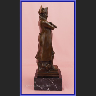 Rzeźba z brązu Napoleon z lunetą Francja Rzeźba z brązu Napoleon z lunetą Francja