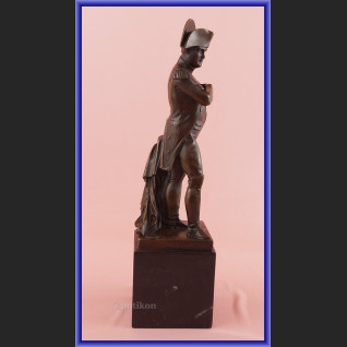Rzeźba z brązu figura Napoleona sygnowana Rzeźba z brązu figura Napoleona sygnowana