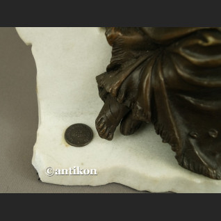 Kominkowa rzeźba dwie kobiety urocze ptaszki brąz i marmur 