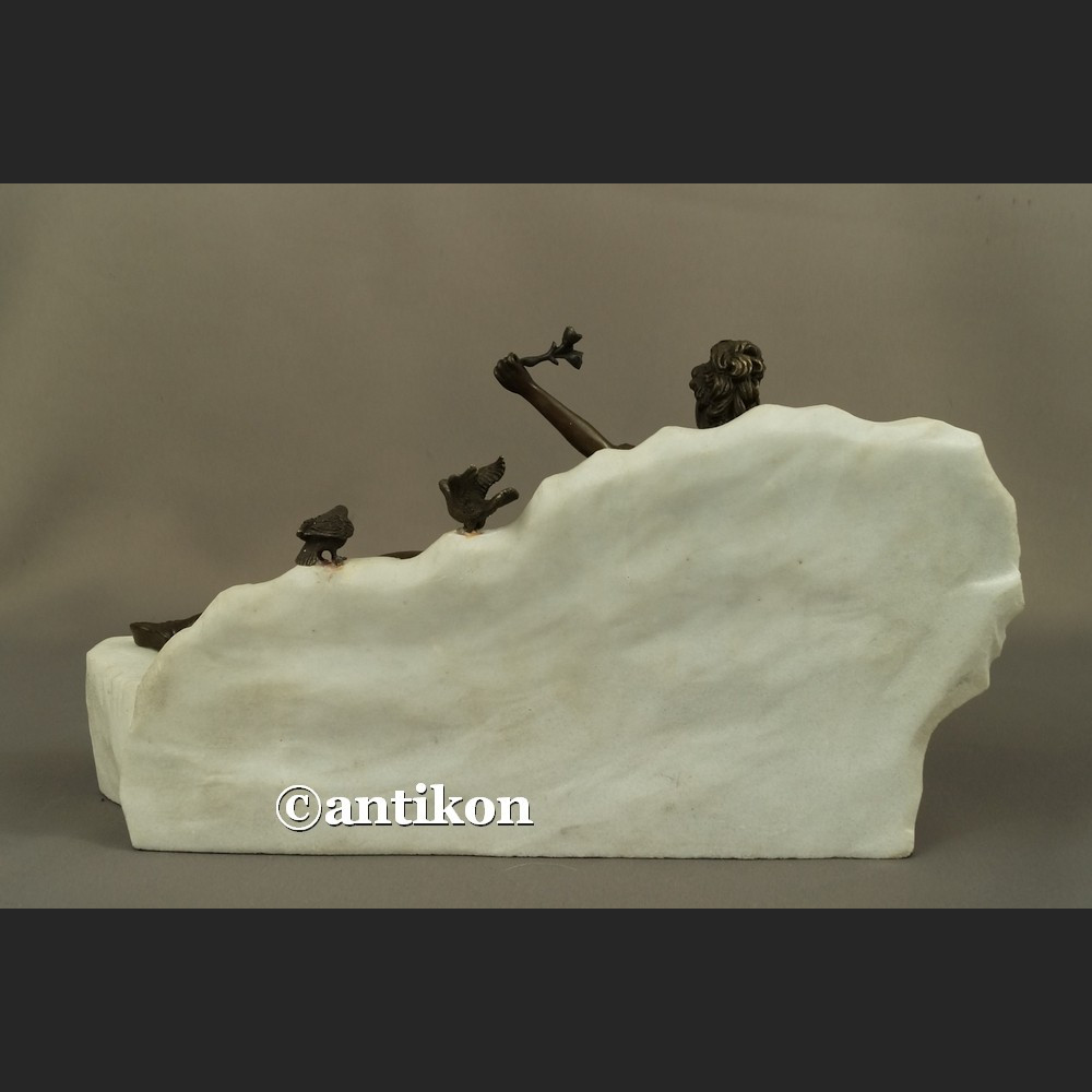 Kominkowa rzeźba dwie kobiety urocze ptaszki brąz i marmur 