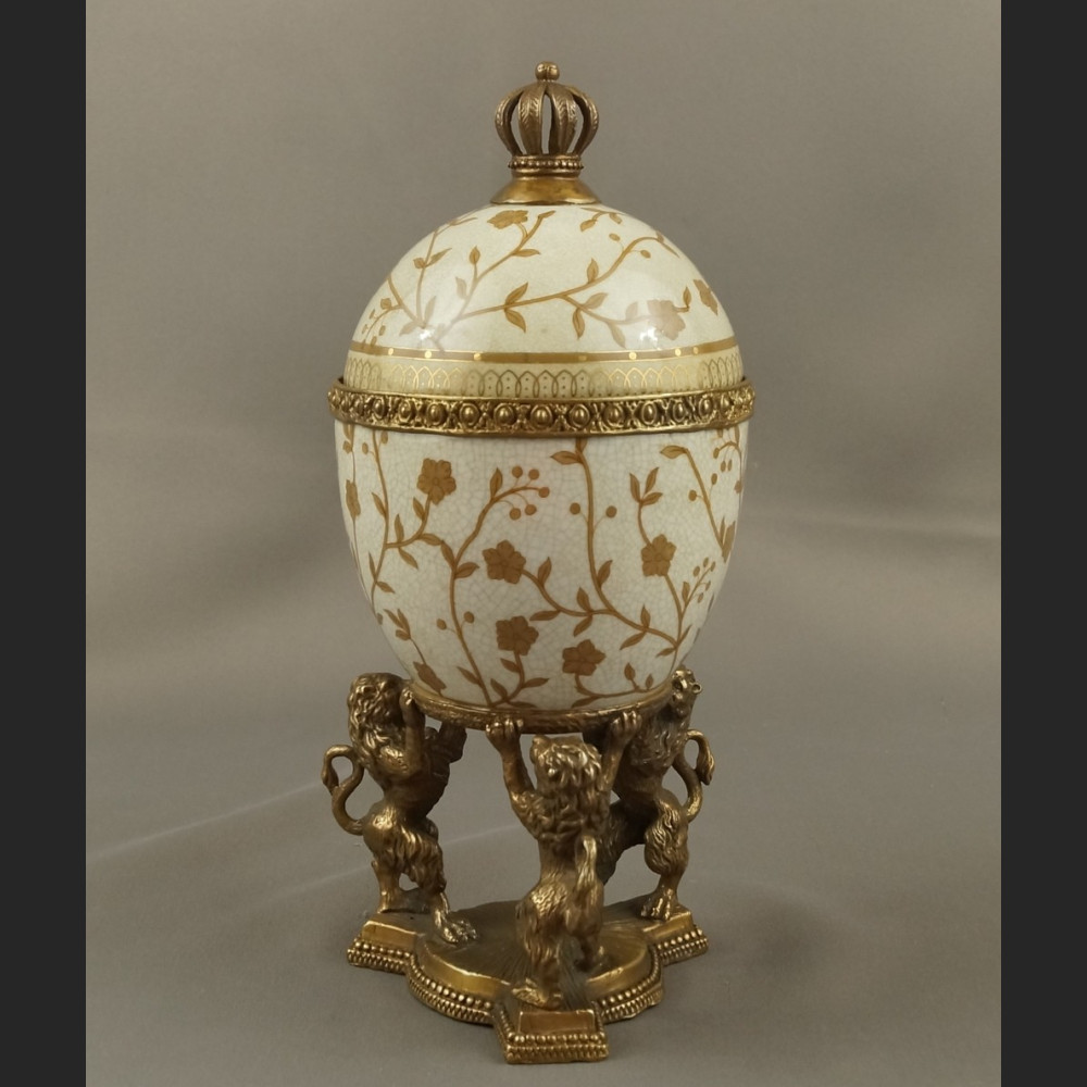 Jajo a'la Faberge piękna porcelanowa szkatuła z lwami Jajo a'la Faberge piękna porcelanowa szkatuła z lwami