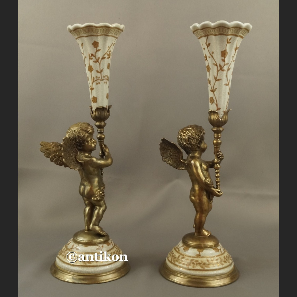 Świeczniki barokowe z amorkami porcelana z brązem  Świeczniki barokowe z amorkami porcelana z brązem