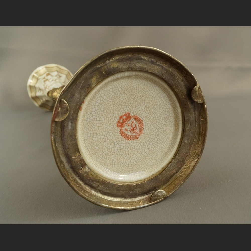 Świeczniki barokowe z amorkami porcelana z brązem  Świeczniki barokowe z amorkami porcelana z brązem
