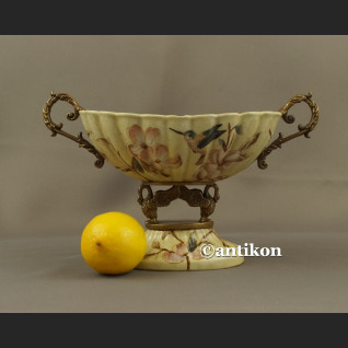 Patera porcelanowa z kolibrami w stylu japońskim Patera porcelanowa z kolibrami w stylu japońskim