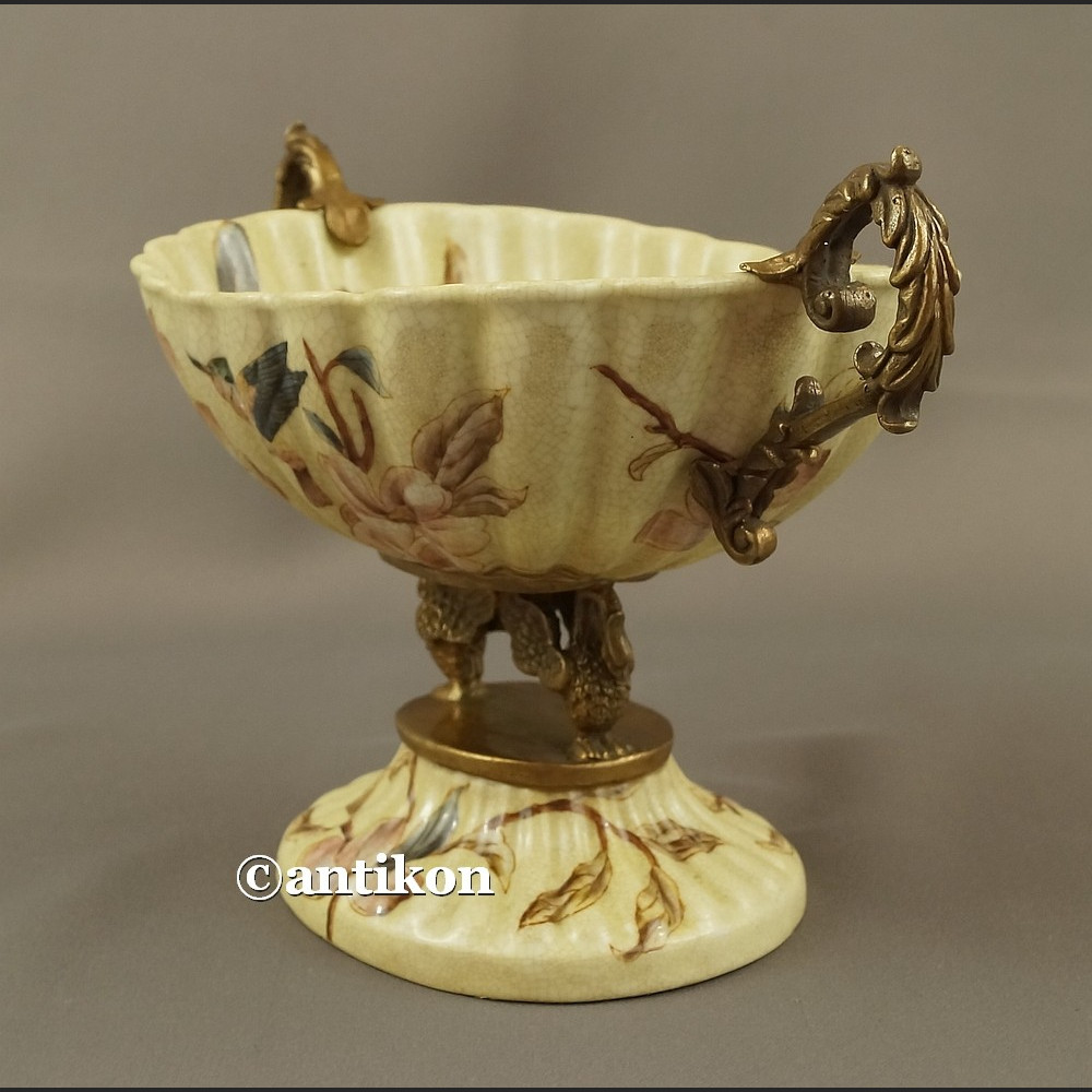 Patera porcelanowa z kolibrami w stylu japońskim Patera porcelanowa z kolibrami w stylu japońskim