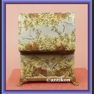 Wspaniała porcelanowa szkatuła duża skrzynia okuta w brąz