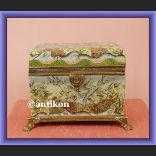 Wspaniała porcelanowa szkatuła duża skrzynia okuta w brąz