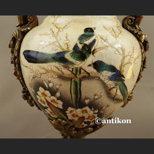 Wazon porcelanowy z ptakami jaskółki